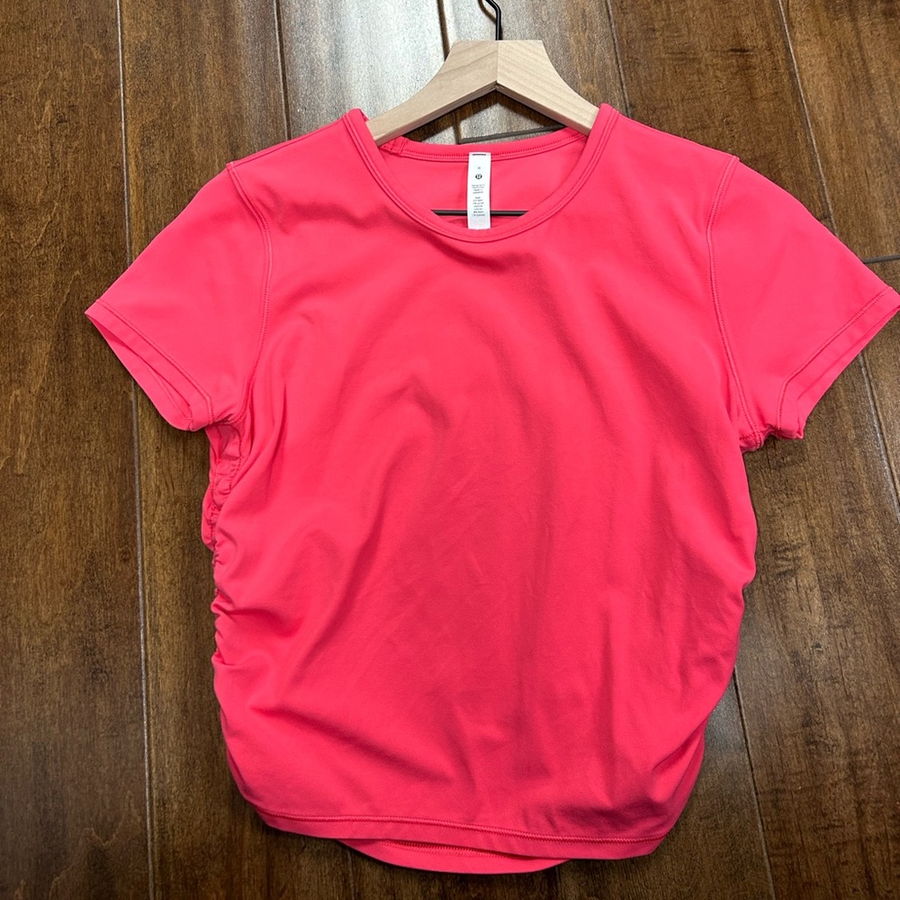 LULULEMON All It Takes Short Sleeve Shirt Lip Gloss Size 8